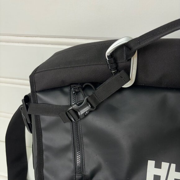 Helly Hansen Black Messenger Bag  Adjustable Shoulder Strap Broken Back Zipper - Picture 4 of 16